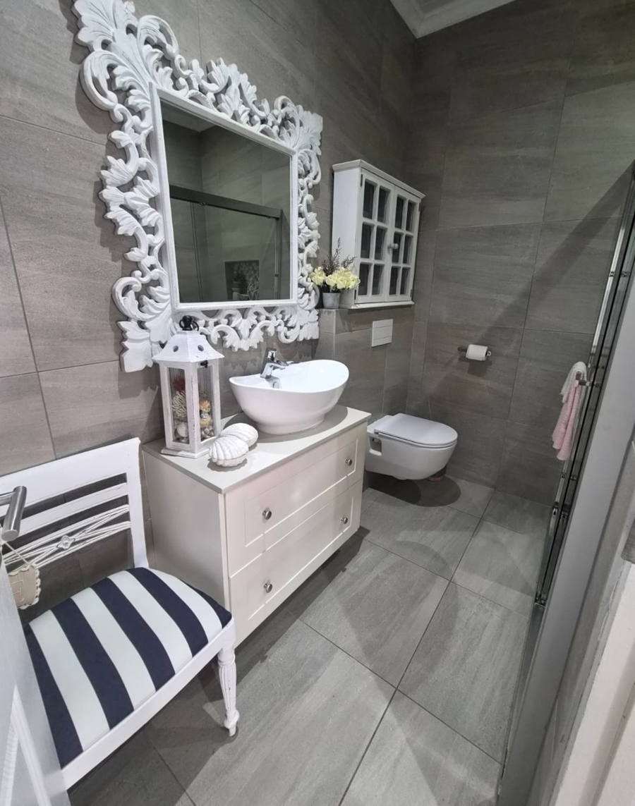 2 Bedroom Property for Sale in Struisbaai Western Cape